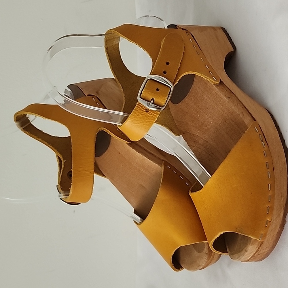 MIA Yellow Leather Mules - Picture 9 of 9